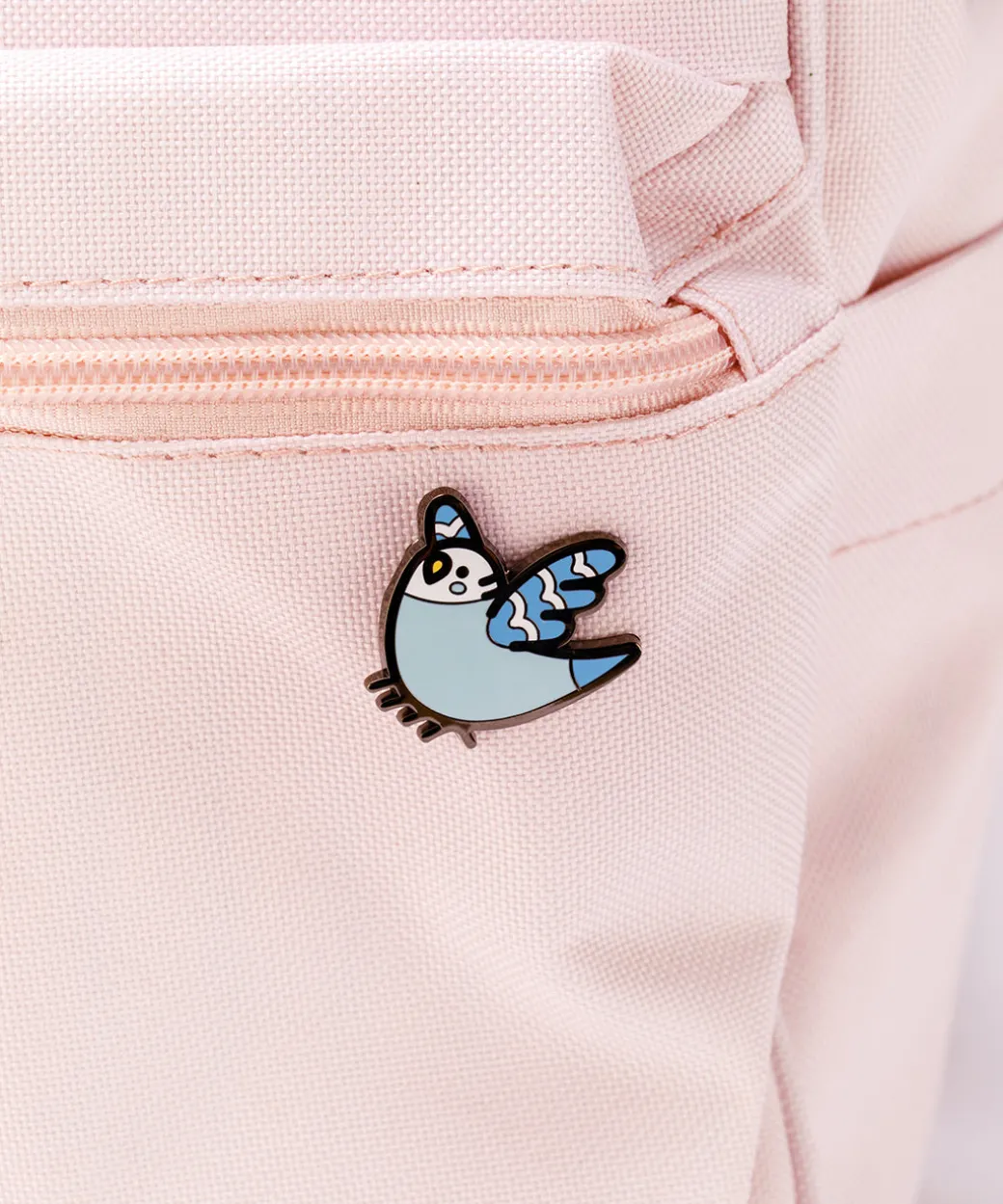 Pusheen Bo the Parakeet Pin