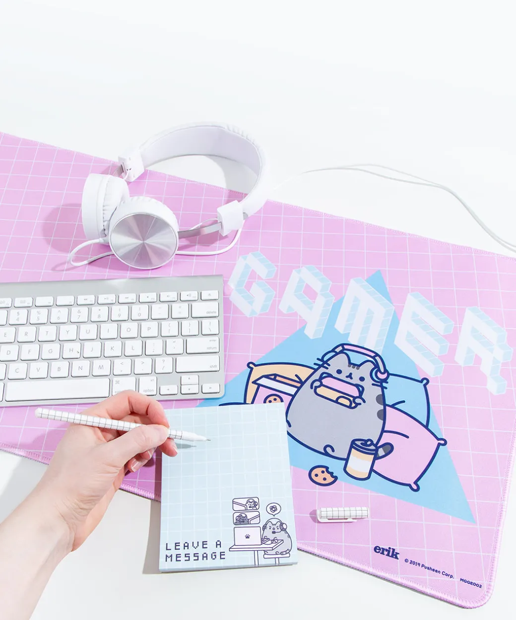 pusheen_gaming_desk_mat_2.webp Pusheen Gaming Desk Mat