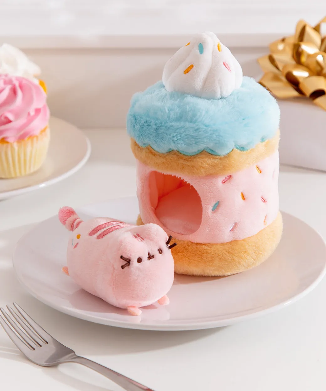 Pusheen Sweets Sprinkle Cake Plush 2-pc Environment