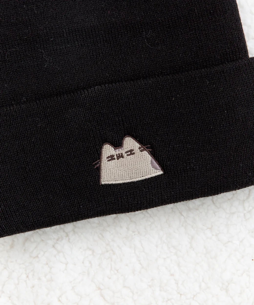 Pusheen Suspicious Knit Hat